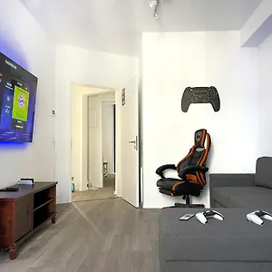 Apartment Gaming Ps5 + 65 Zoll 4k Tv Mit Balkon, Dortmund
